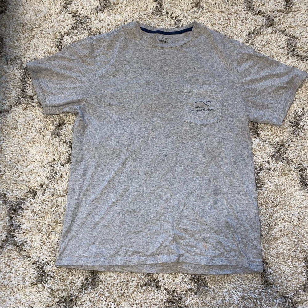 Vineyard Vines t-shirt